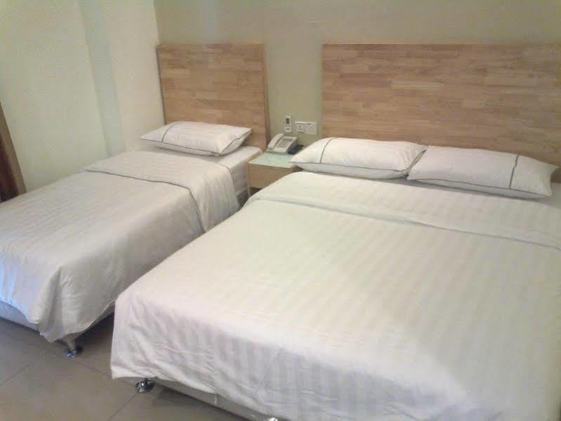 Hotel Desaria Petaling Jaya Exterior photo